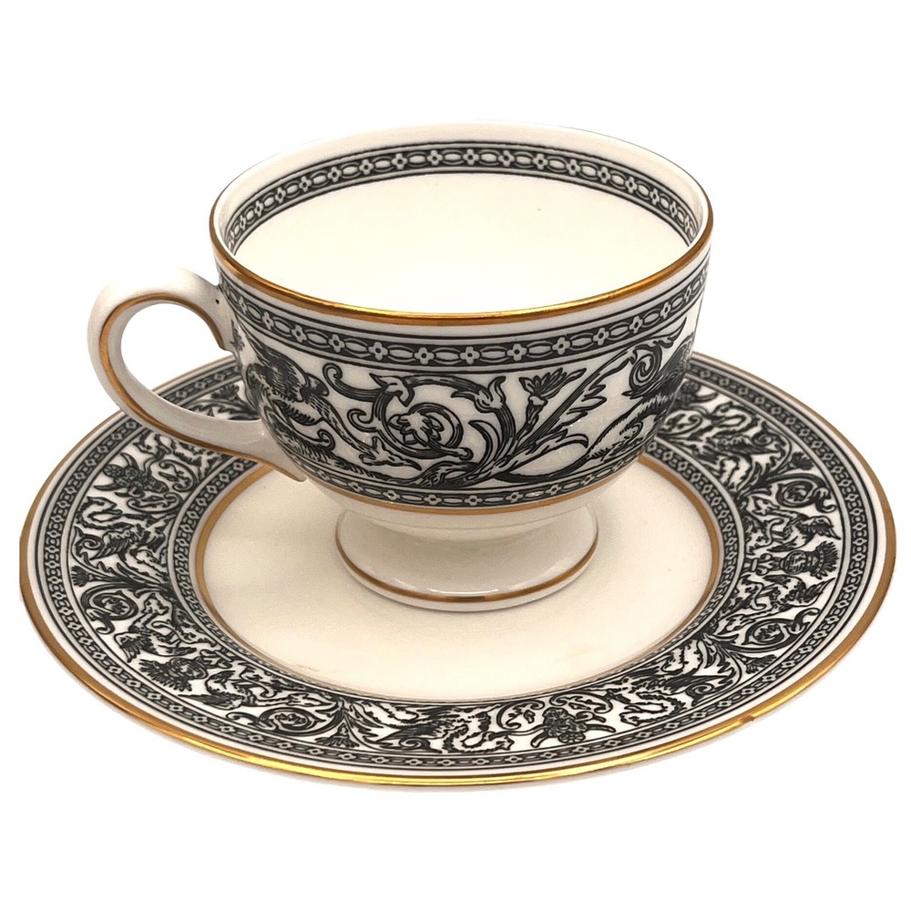 FLORENTINE BLACK by Wedgwood Leigh Tea Cup & Saucer England Black Dragons‎